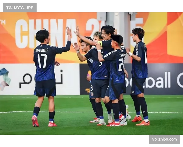 日本队连续短传配合撕破防线，亚洲技术流克制欧洲身体对抗